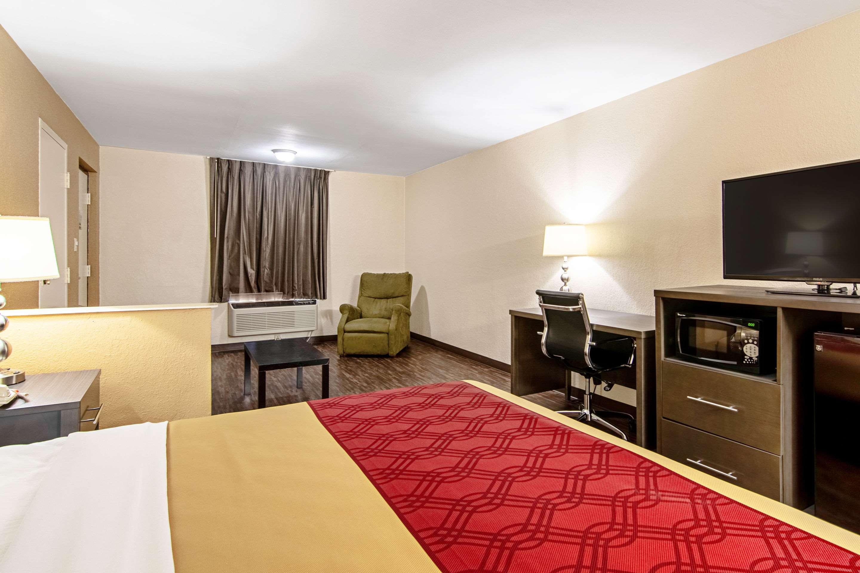 Econo Lodge Inn & Suites Matthews - Charlotte Екстериор снимка