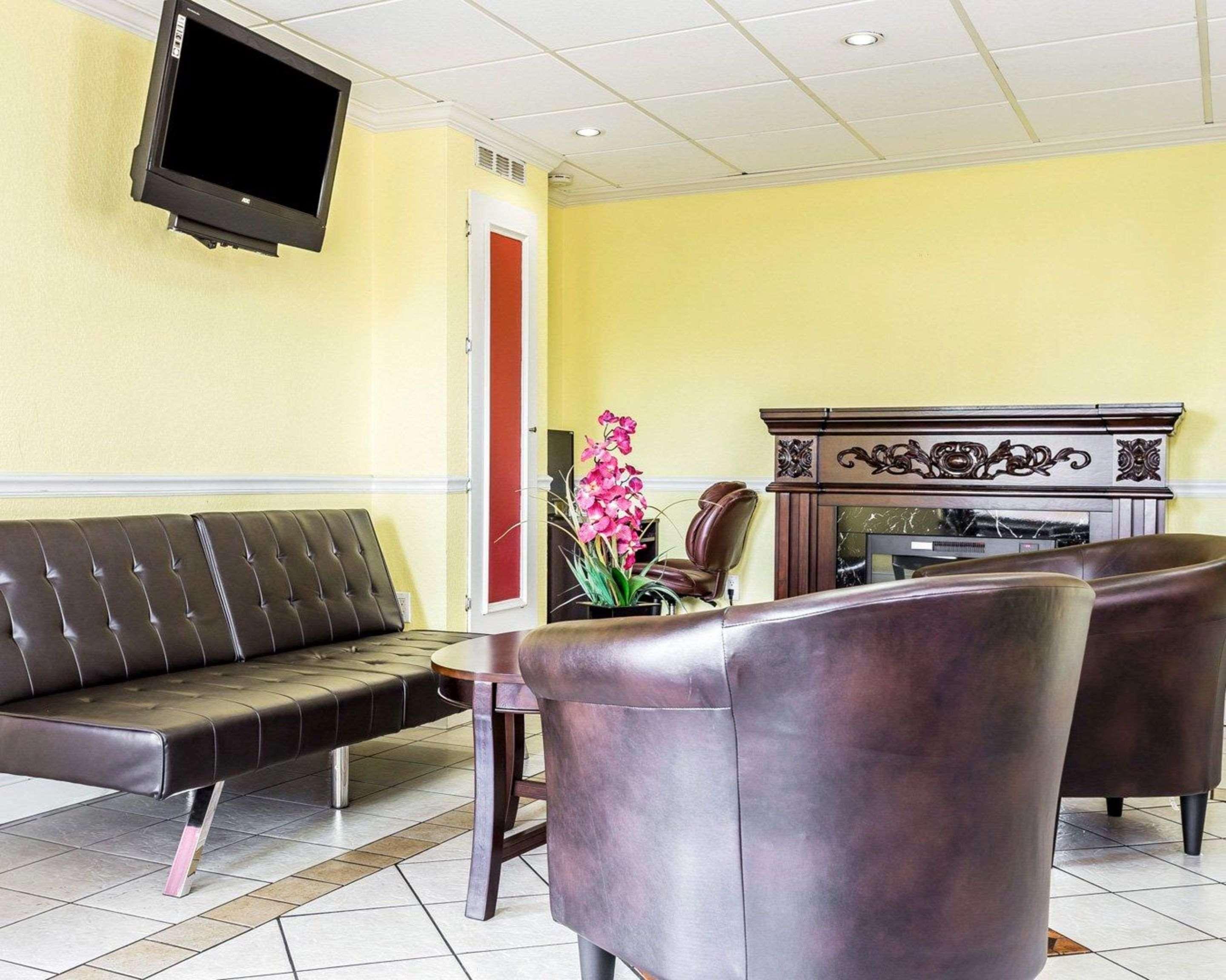 Econo Lodge Inn & Suites Matthews - Charlotte Екстериор снимка