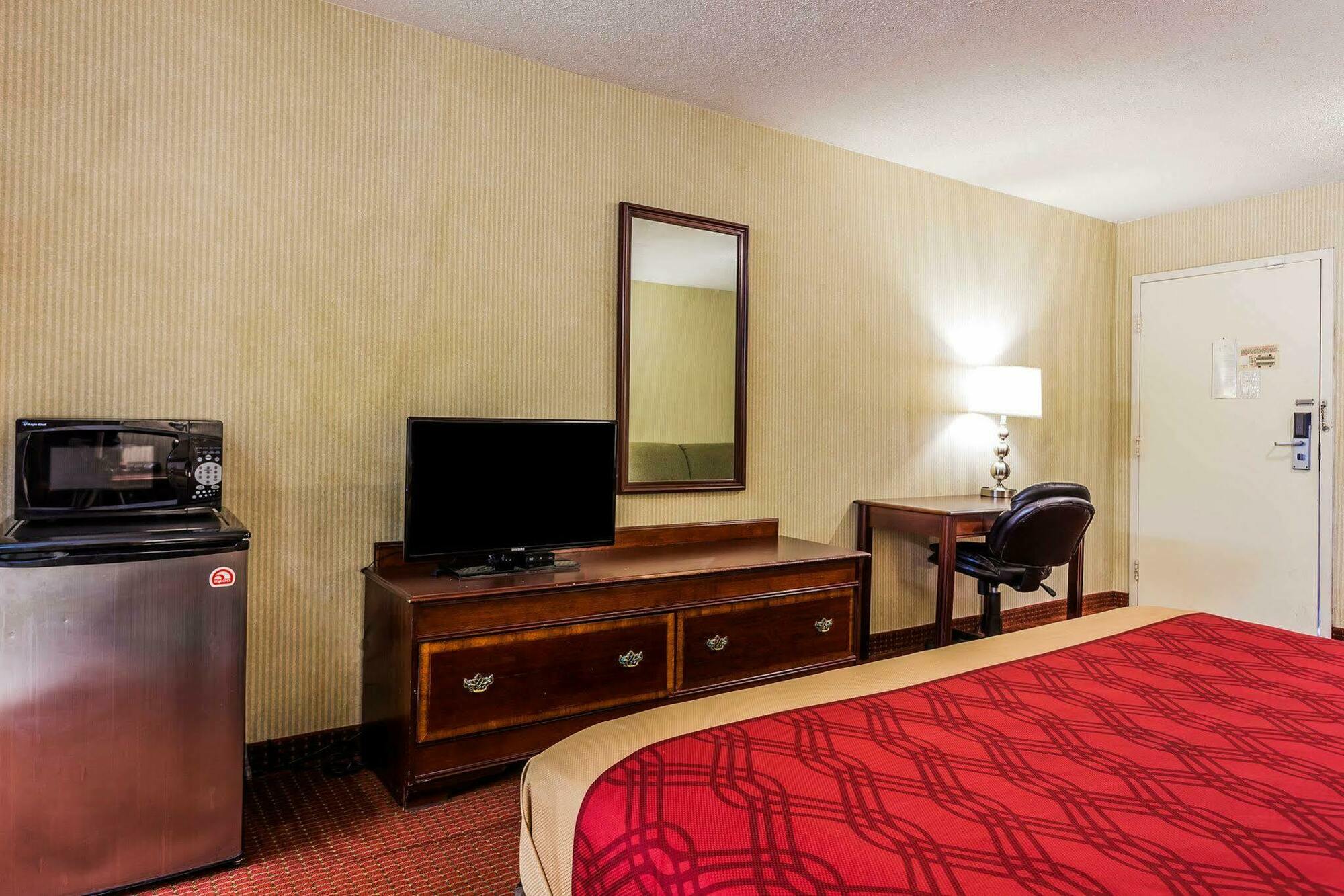Econo Lodge Inn & Suites Matthews - Charlotte Екстериор снимка