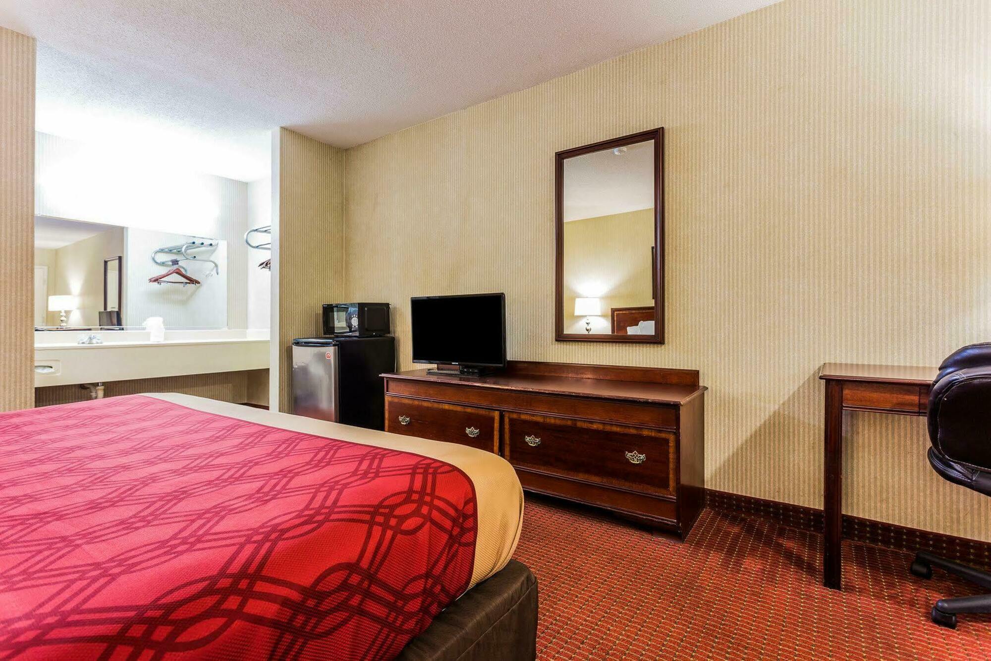 Econo Lodge Inn & Suites Matthews - Charlotte Екстериор снимка